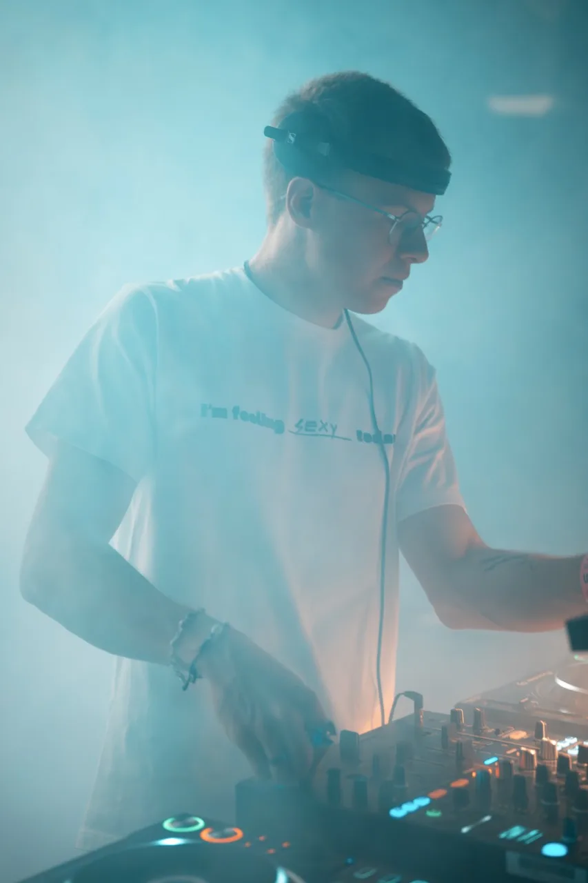 Groß (Elliot-eclat-Bilder–4)